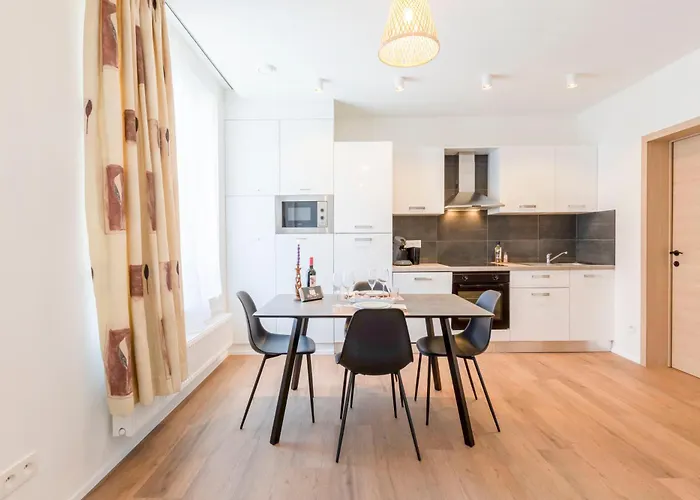 Ereva Seaside 1 Bedroom Modern Apartment